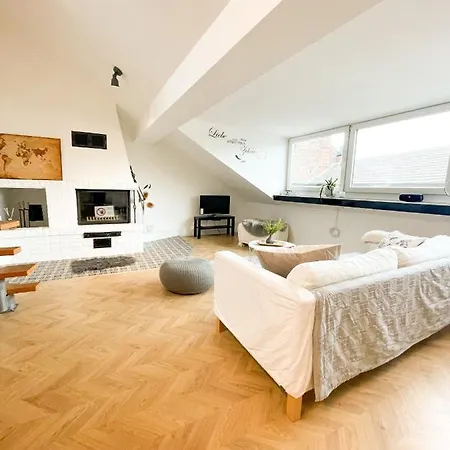 Ginius Homes- Penthouse Dueren شقة Düren - Eifel