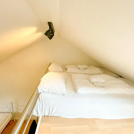 Ginius Homes- Penthouse Dueren شقة *