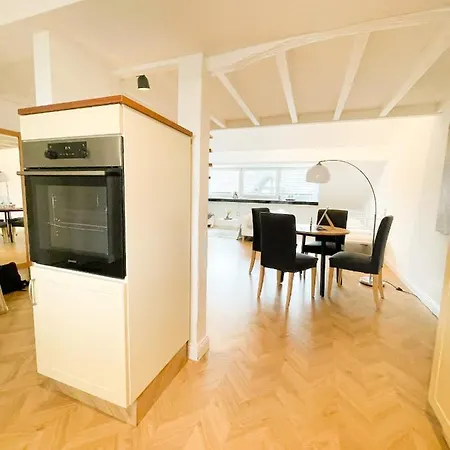 Ginius Homes- Penthouse Dueren شقة